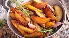 Szef kuchni zdradza, jak zrobić chrupiące smażone ziemniaki – to jego najlepszy przepis